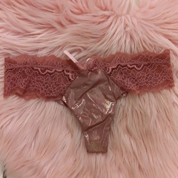 Brand New Victoria's Secret DREAM ANGELS LACE SHIMMER Thong- XS - Picture 1 of 4